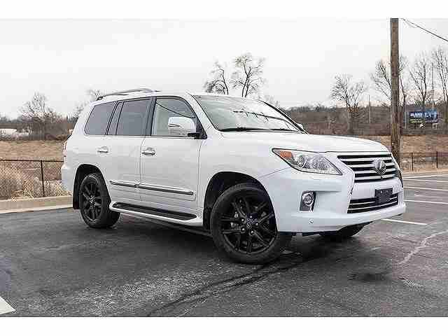 I want to sell my 2015 Lexus LX 570 4WD 4dr, i am moving out of the country, No mechanical Fault, No accident, Single Owner, contact me for more details:
Callrobert1931@gmail.com
