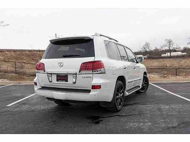 I want to sell my 2015 Lexus LX 570 4WD 4dr, i am moving out of the country, No mechanical Fault, No accident, Single Owner, contact me for more details:
Callrobert1931@gmail.com