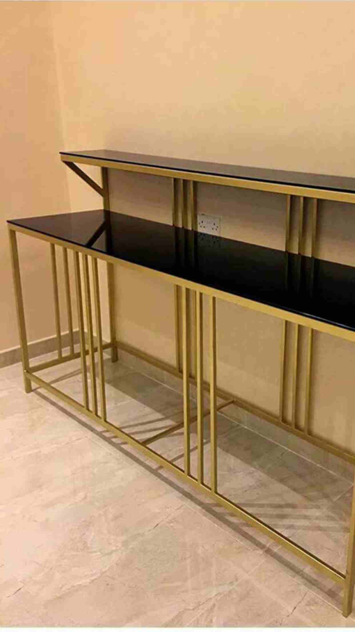 المهندس لتصميم وتنفيذ جميع أعمال الحداده (( مظلات بجميع أنواعها — أبواب — شبابيك — درابزينات — غرف كيربي —سندوتش بنل — طاولات تقديم وانتيكات ))
للتواصل :- ٥٠٤٩٥٠٢٧...