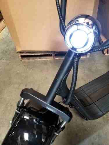 CityCoco 2000W Electric Scooter 18AH 60V
100% New In Box
Available with Black or White Fenders
(We will ask which color before we ship)
Motor: 60V 2000W
Battery: 60V 18AH Removable High Capacity Li...