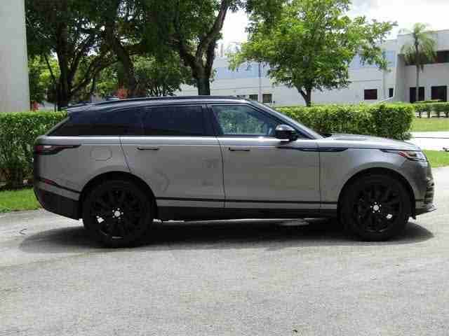 For sale 2018 Range Rover Velar P380, No accident record and there is no mechanical or engine fault.
Mileage: 19,318 miles
Exterior Color: Silicon Silver
Interior Color: Black (Ebony)
Contact email f...