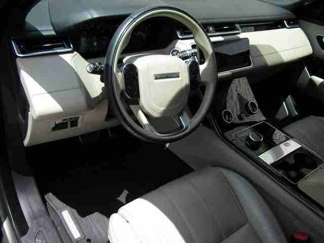 For sale 2018 Range Rover Velar P380, No accident record and there is no mechanical or engine fault.
Mileage: 19,318 miles
Exterior Color: Silicon Silver
Interior Color: Black (Ebony)
Contact email f...