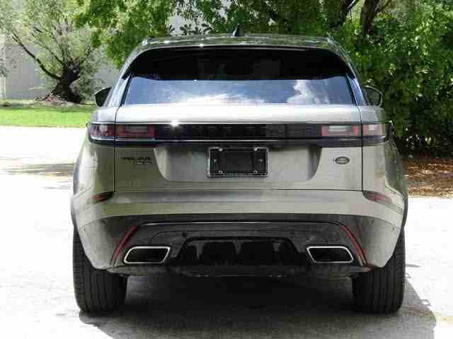 For sale 2018 Range Rover Velar P380, No accident record and there is no mechanical or engine fault.
Mileage: 19,318 miles
Exterior Color: Silicon Silver
Interior Color: Black (Ebony)
Contact email f...