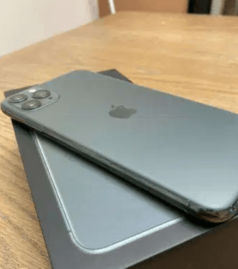 Apple iPhone 11 pro Max
apple iphone 11 pro max 512gb unlocked in box .. complete accessories + Charger + Airpod and 1 free Apple watch series 5