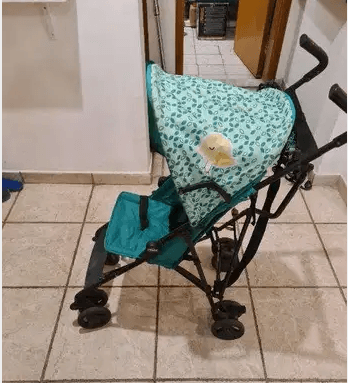 Chicco stroller
Chicco lightweight stroller 12 kd
Baby changing table. 4 kd.
Please send message on Whats app or Viber.