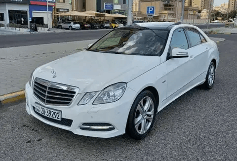 Mercedes E250 . 2012