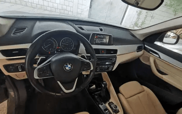 Bmw X1 2017 Excellent condition and as New
Dealer service and maintained, run 50.000 km
Genuine paint, no accidents and many options...