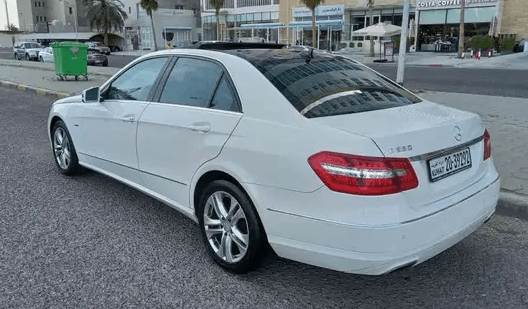 Mercedes E250 . 2012