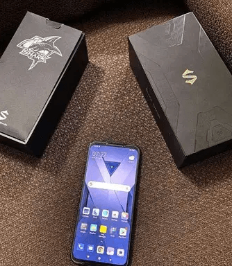 Blackshark 3 5g
Blackshark 3 5g 8/128 complete box accessories no swap exchange fix orice serious buyer only SALMIYA AREA ONLY whatsapp99120847