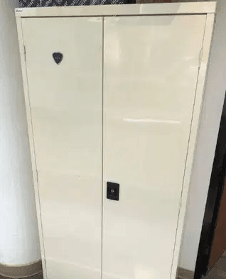 Office Furniture For Sale Urgent within 2 days
Office furniture(used) with good condition is for sale urgent
office Desk table - 15 pcs
cabinet(almari/ khajana)- 15 pcs
sofas with chairs - 2 pcs