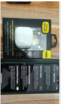 256gb iphone11 pro max midnight green
Gently use No scratch No repair All original parts
90% baterry health
New Otter Box cable usbc-lightning