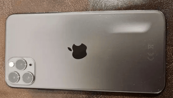 Iphone 11 pro max
Used very lightly, not even a scratch
256 GB
With screen protection and new covers