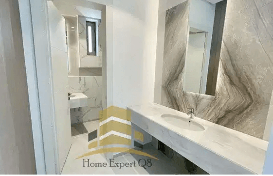 Spacious Floor in Rawda
Pearl Residence
Large Balcony
3 Master Bedrooms + Wardrobes
Spacious Living Room
Guest Bathroom
Big Windows
Brand New
2 Parking