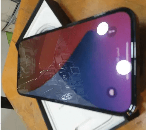 IPhone 12 pro max 256 gb only one day before activated
iPhone 12 pro max 256 gb blue only serious buyer do message warranty till4/4/2022