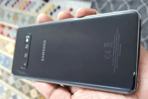 Samsung galaxy S10 128gb(Black)
Used but new
Accessories available
And battery is really good
But no box