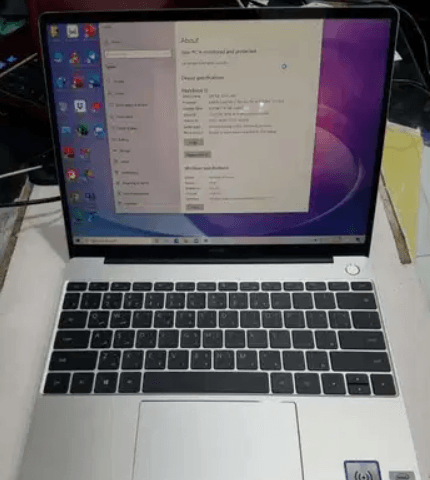 Huawei Matebook 13
Core i5(10th generation)
8GB ram
512ssd
13inch
Used only 6months
Huawei 11month warranty
Original windows
Little scratches