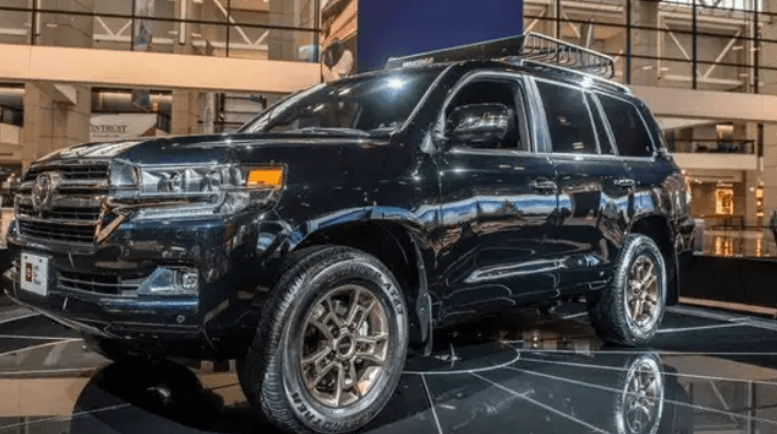 2020 Toyota Land Cruiser 4-Wheel Drive (GS), Blizzard Pearl
Power and Performance
4-Wheel Drive (GS)-Land Cruiser
Engine 8 Cylinder Engine
Transmission 8-Speed A/T
Drivetrain Four Wheel Drive
Fuel Ga...