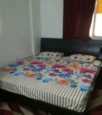 Double bed 180 200
Very nice condition double bed
200 180 size 15kd
Dinning table wooden neat and clean with 6 chairs just like new 15kd
Sofa set 3 2 1
Good condition 10kd
50200568 khaitan
