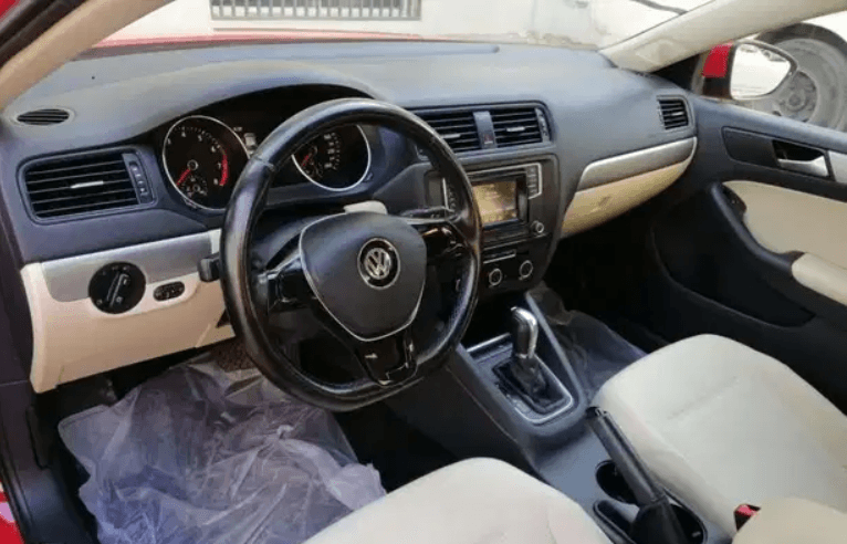 Volkswagen jetta used for sale
Good condition
Accident free
Scratch free
Km used:61,000
2000 cc ٢٠٠٠ سي سي
Price negotiable
شرطا ال فاحس