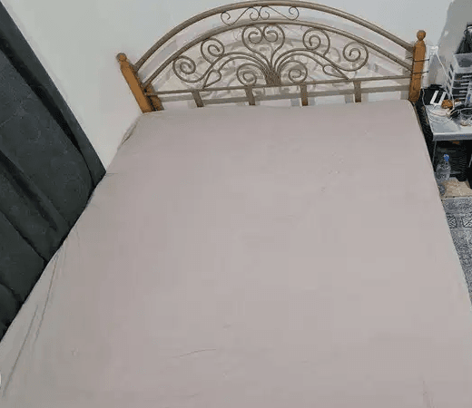 Metal King Size Bed Cot For Sale
Metal Cot
Excellent Condition
Size: 180 X 190
Interested person can take Mattress for free- Note its used.