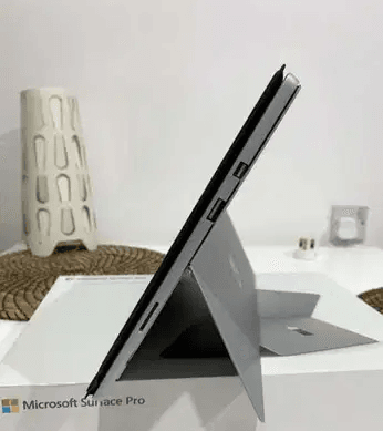 Microsoft Surface laptop ( مابكروسفت لابتوب)